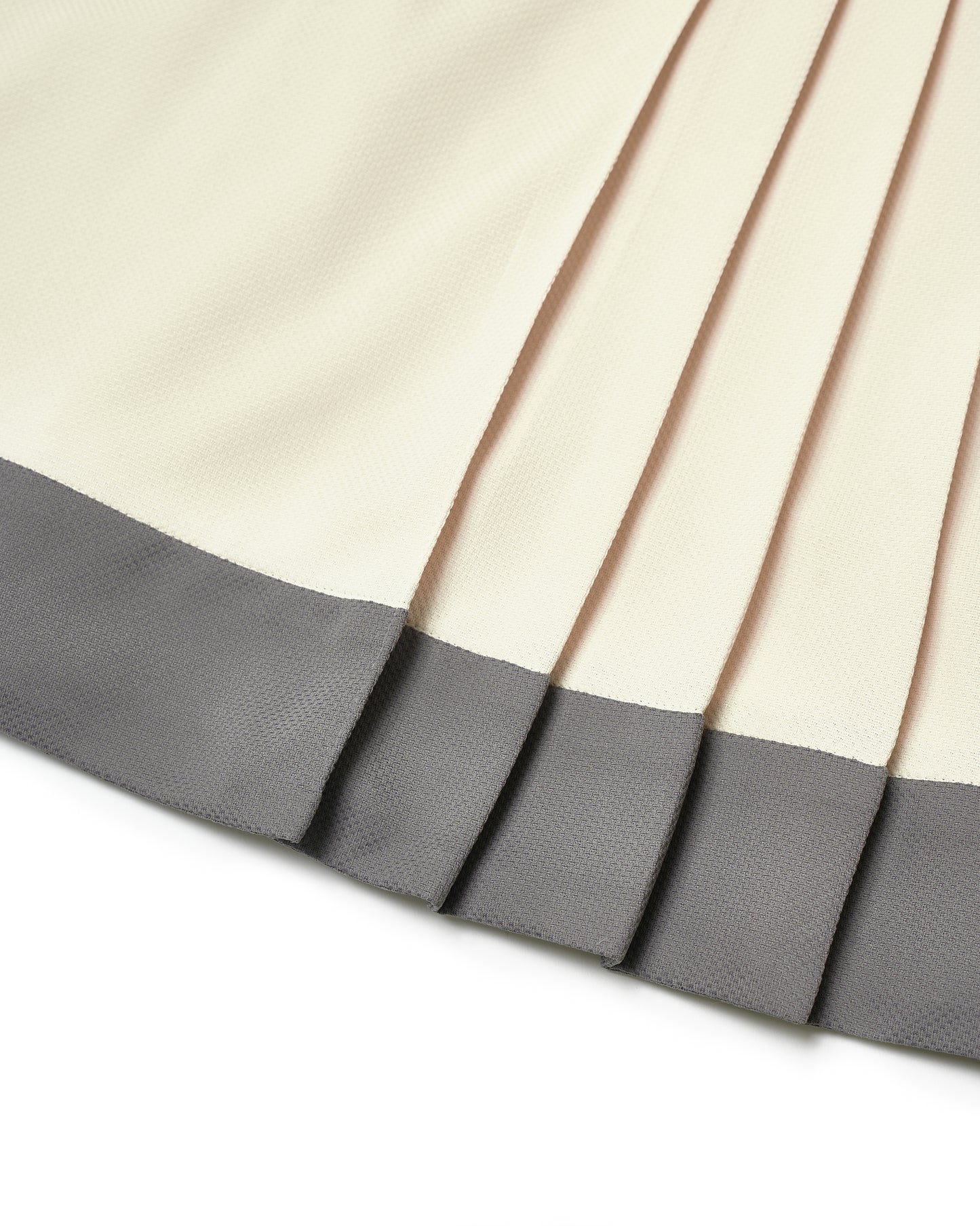 プリーツスカート